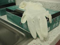 接受痤疮疤痕治疗时应避免的错误